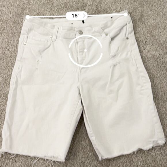 Buffalo David Bitton Women Mid Rise Distressed Bermuda Tandi White, size 14 - Picture 3 of 14